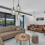 Luxury Nikolina With Garage Apartament Tučepi