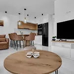 Luxury Nikolina With Garage Apartament