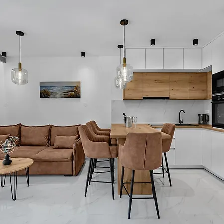 Luxury Nikolina With Garage Apartment