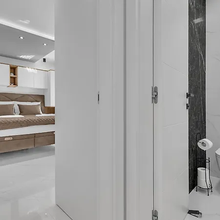 Luxury Nikolina With Garage Apartment Tucepi