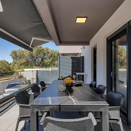 Luxury Nikolina With Garage *