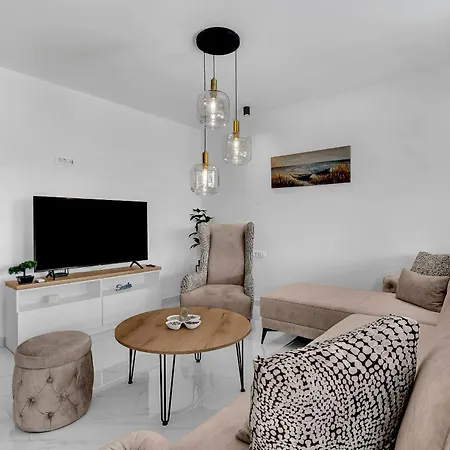 Luxury Nikolina With Garage