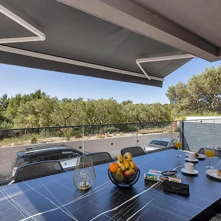 Apartamento Luxury Nikolina With Garage