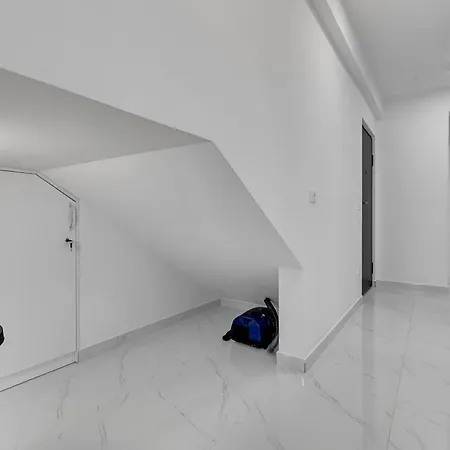 Apartment Luxury Nikolina With Garage Tucepi