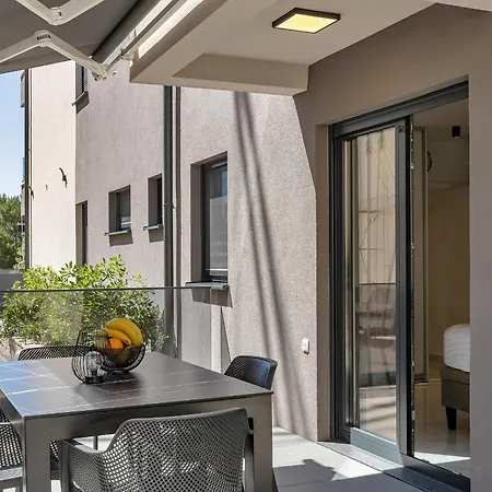 Apartment Luxury Nikolina With Garage Tucepi