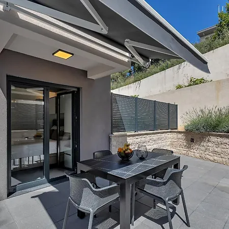 Luxury Nikolina With Garage