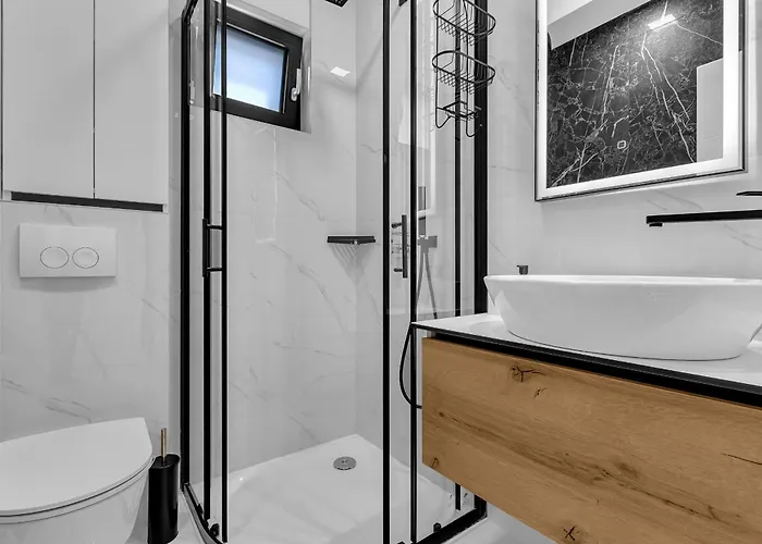 Luxury Nikolina With Garage Tučepi