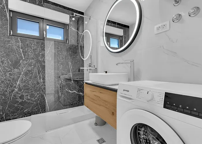 Luxury Nikolina With Garage * Tučepi